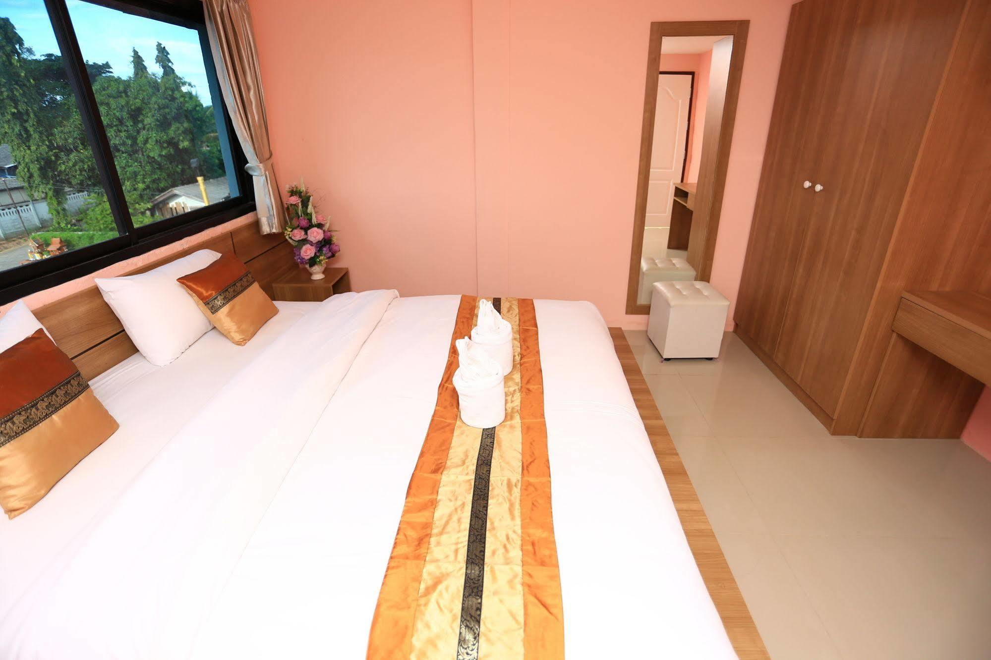 Airbest Gemtree Lampang Hotel מראה חיצוני תמונה