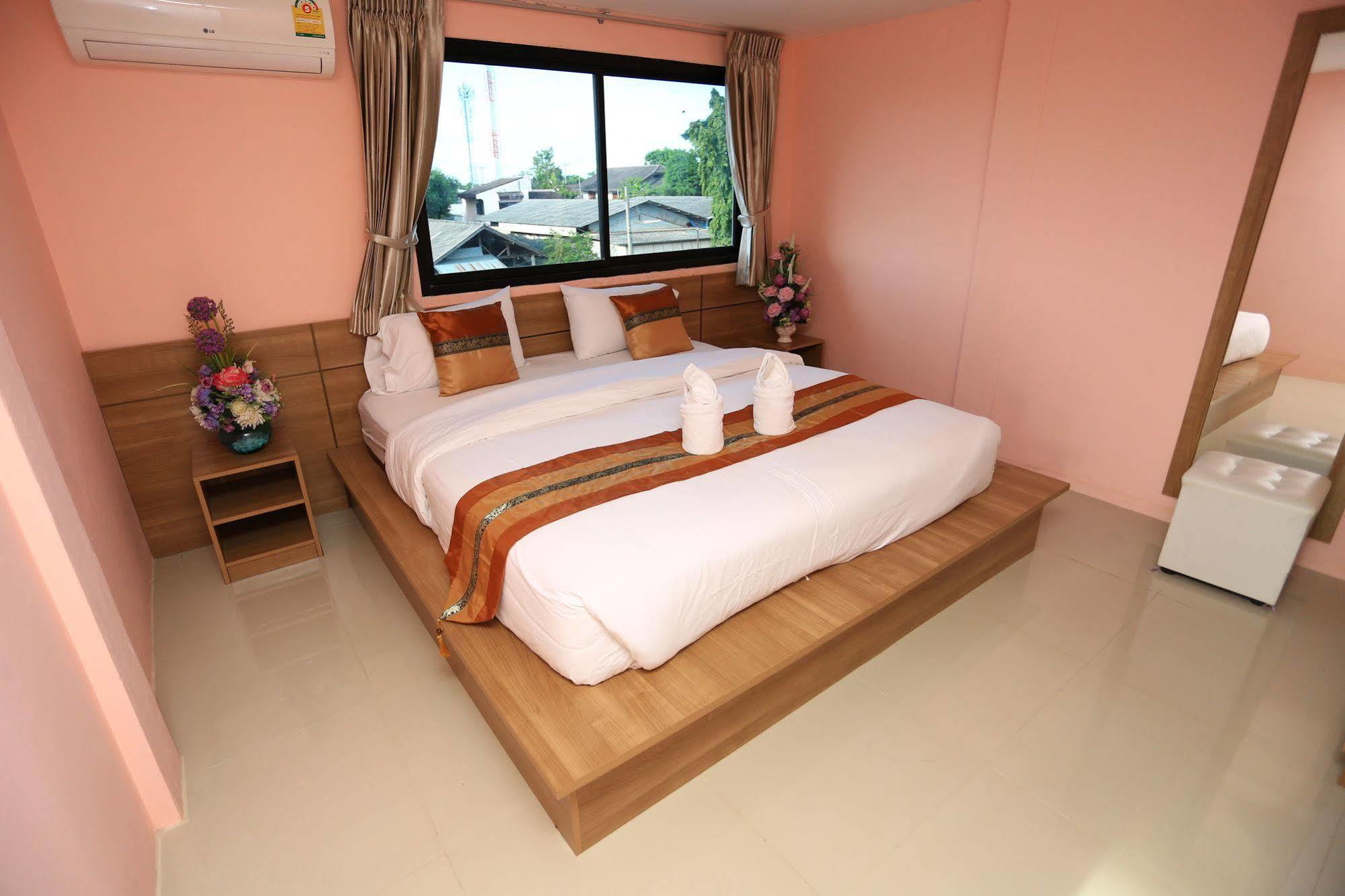 Airbest Gemtree Lampang Hotel מראה חיצוני תמונה