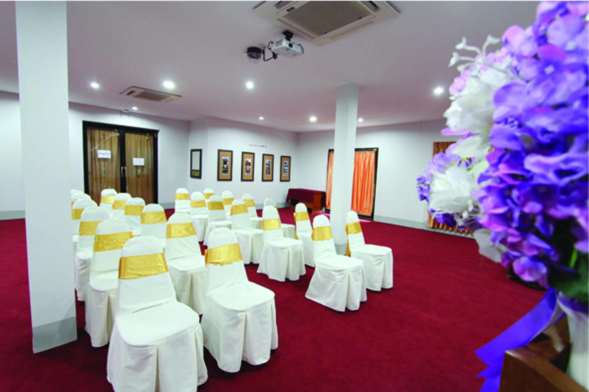 Airbest Gemtree Lampang Hotel מראה חיצוני תמונה